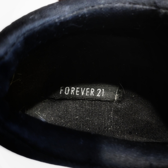 Forever 21 Black Canvas platform sneakers. Size 7 US. - Picture 8 of 9